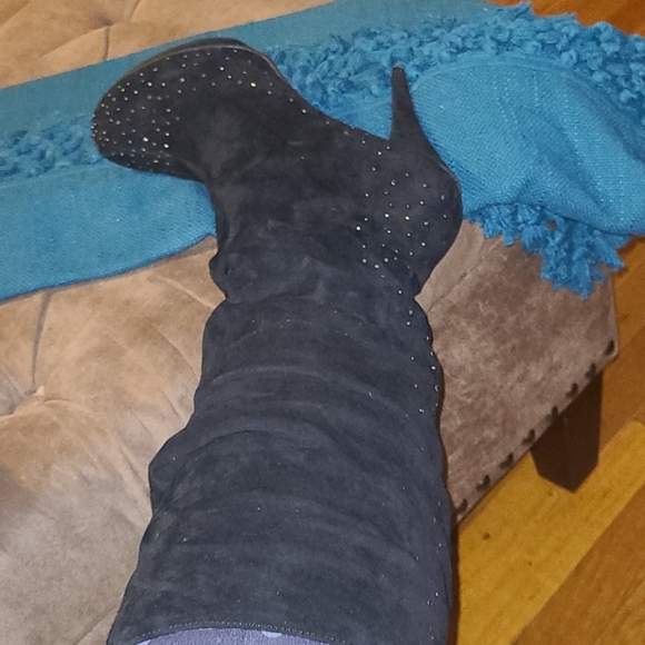 Boots - Picture 6 of 8